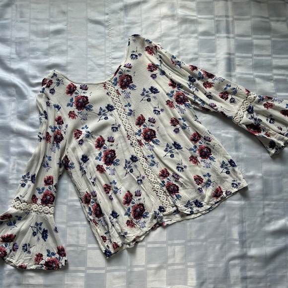 Forever 21 Bohemian Style Floral Top with Bell Sleeves - Picture 1 of 12